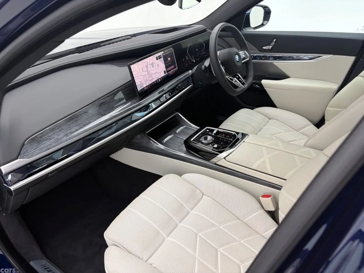 BMW 7-Series Saloon, Petrol Plug-in Hybrid, 2025, Blue