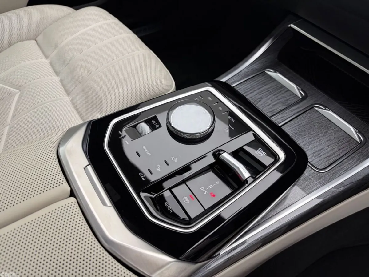 BMW 7-Series Saloon, Petrol Plug-in Hybrid, 2025, Blue