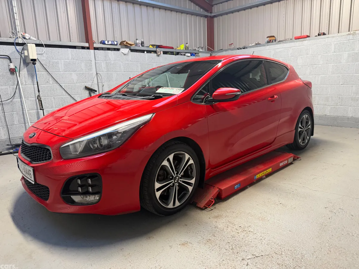 Kia Ceed Hatchback, Diesel, 2017, Red