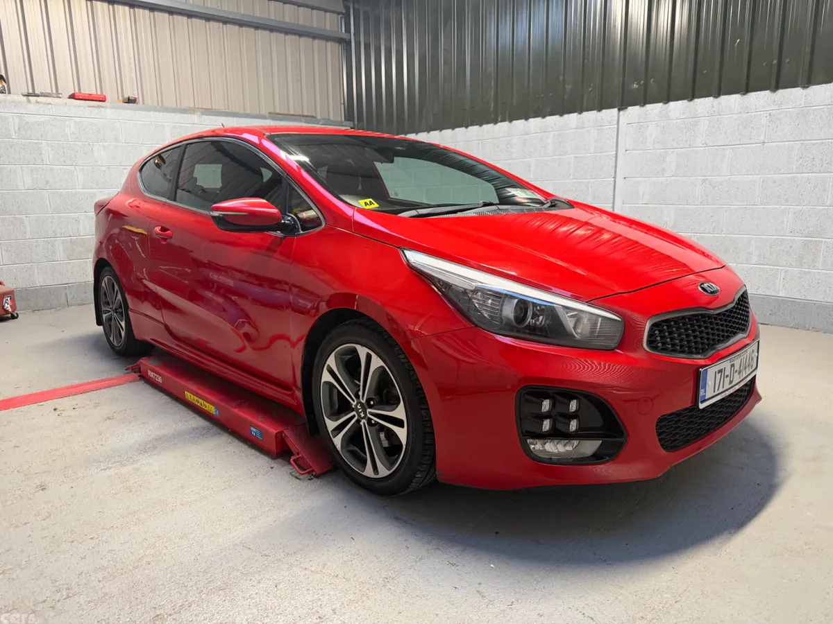Kia Ceed Hatchback, Diesel, 2017, Red