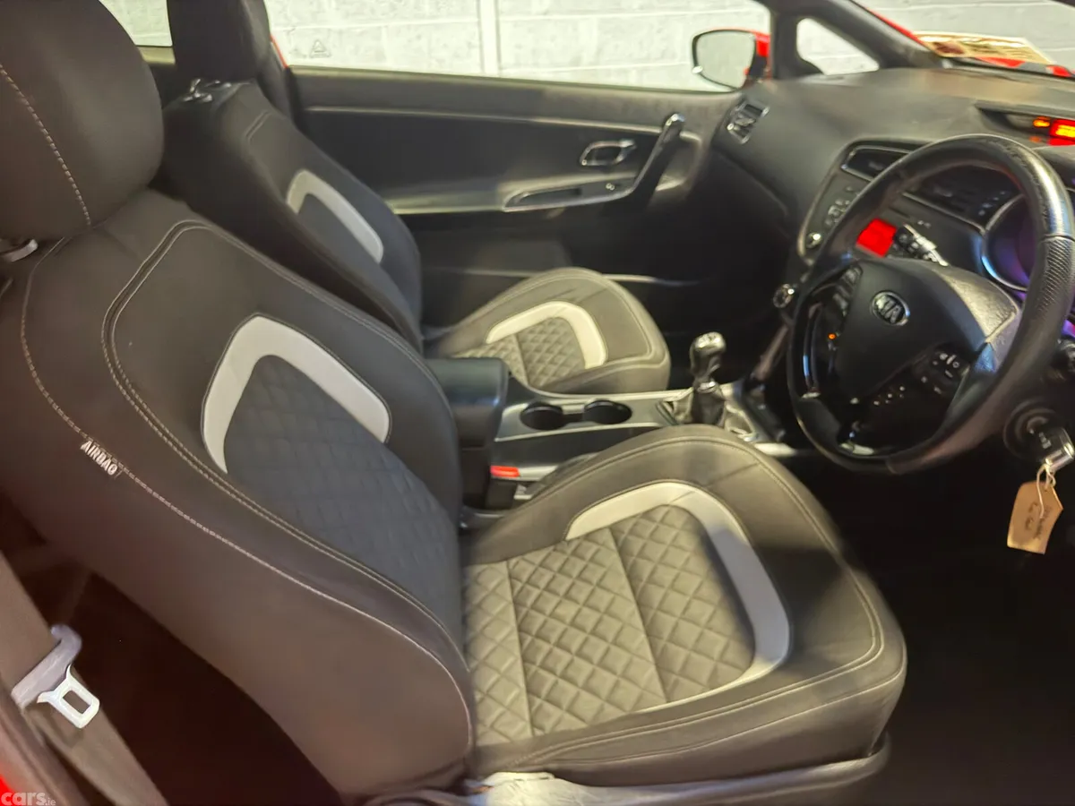Kia Ceed Hatchback, Diesel, 2017, Red