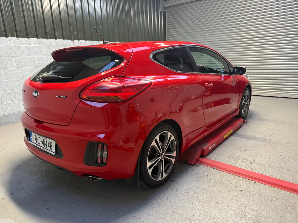 Kia Ceed Hatchback, Diesel, 2017, Red