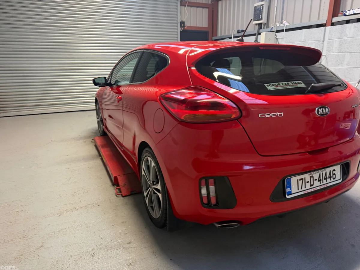 Kia Ceed Hatchback, Diesel, 2017, Red