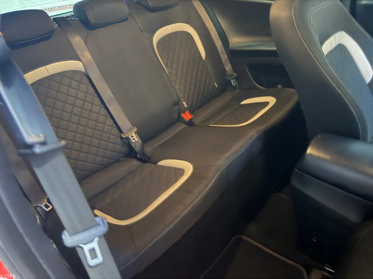 Kia Ceed Hatchback, Diesel, 2017, Red