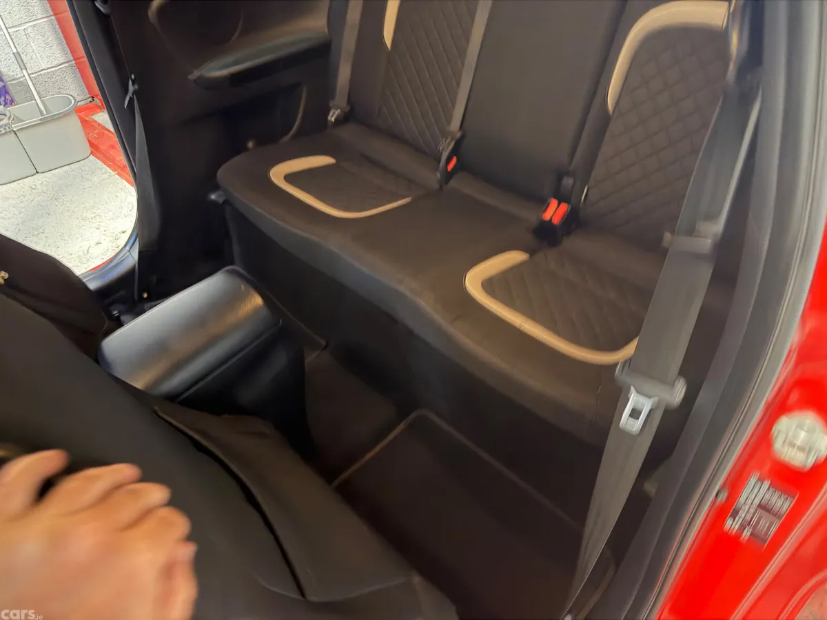 Kia Ceed Hatchback, Diesel, 2017, Red