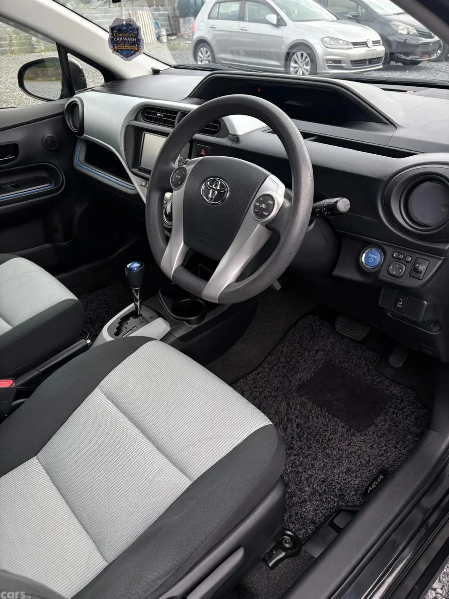 Toyota Aqua Hatchback, Petrol Hybrid, 2014, Black