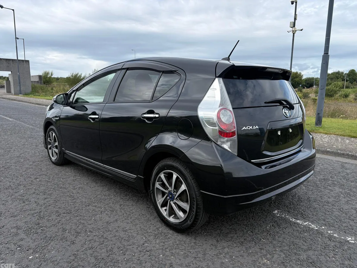 Toyota Aqua Hatchback, Petrol Hybrid, 2014, Black