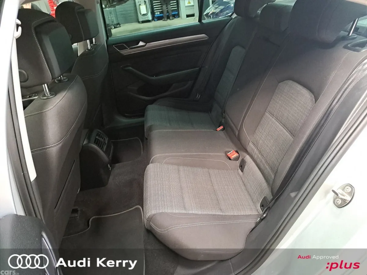 Volkswagen Passat Saloon, Diesel, 2021, Grey
