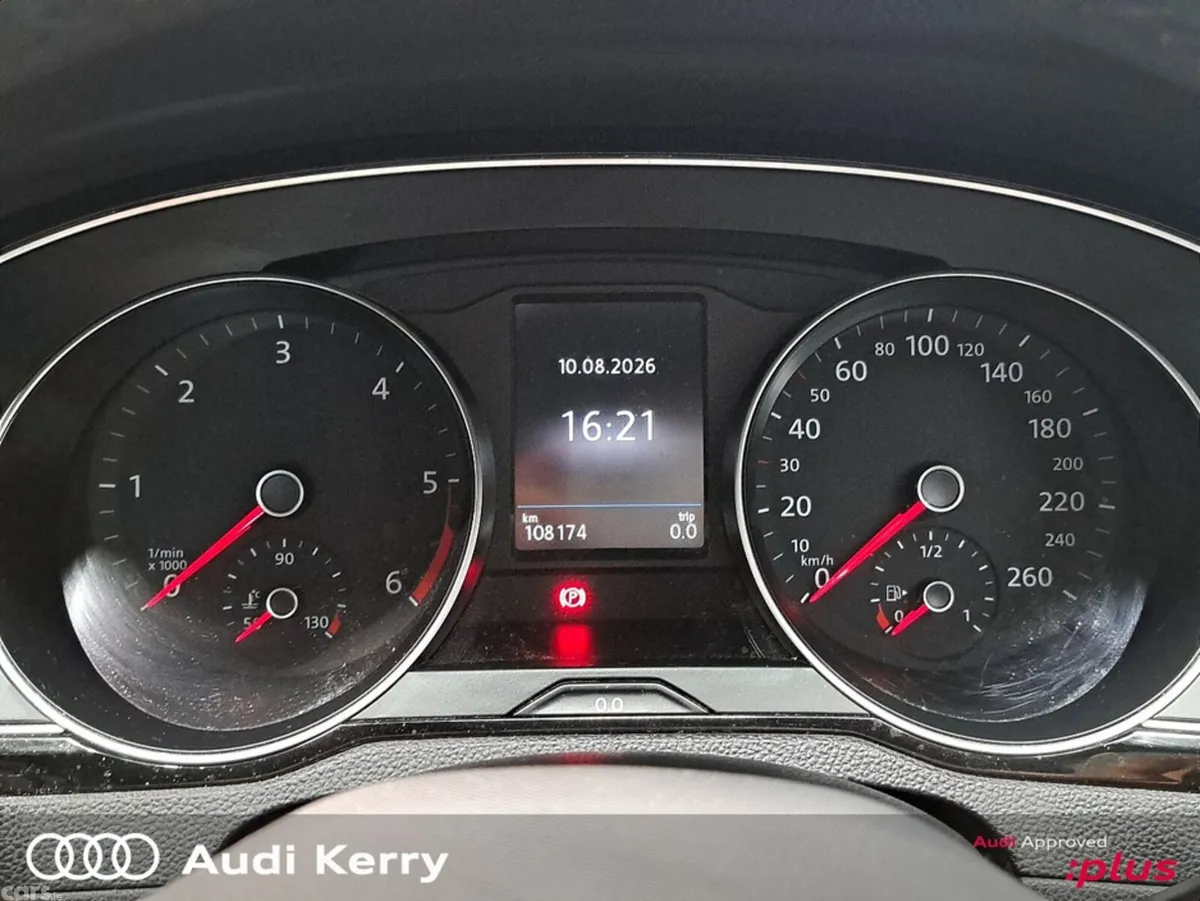 Volkswagen Passat Saloon, Diesel, 2021, Grey