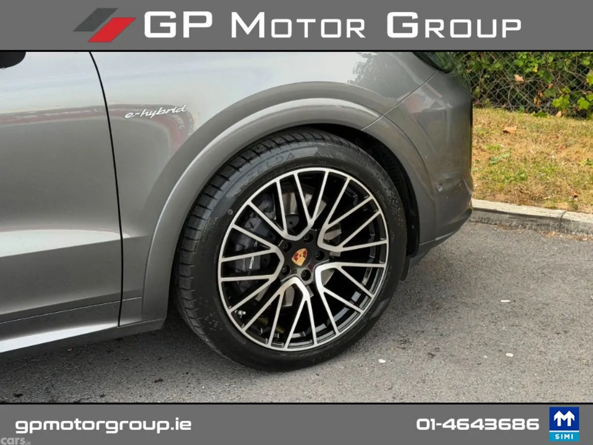 Porsche Cayenne Estate, Petrol Plug-in Hybrid, 2024, Grey