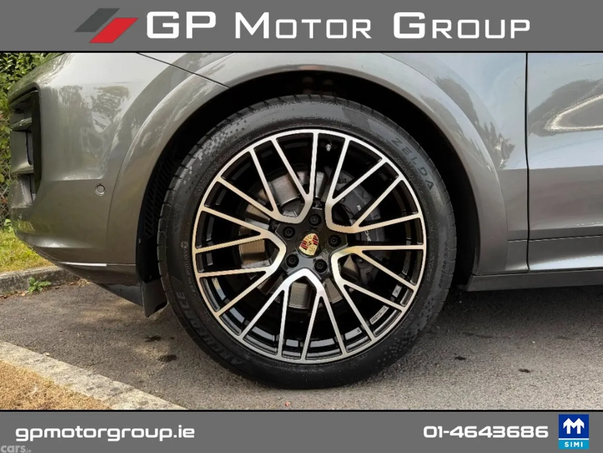 Porsche Cayenne Estate, Petrol Plug-in Hybrid, 2024, Grey