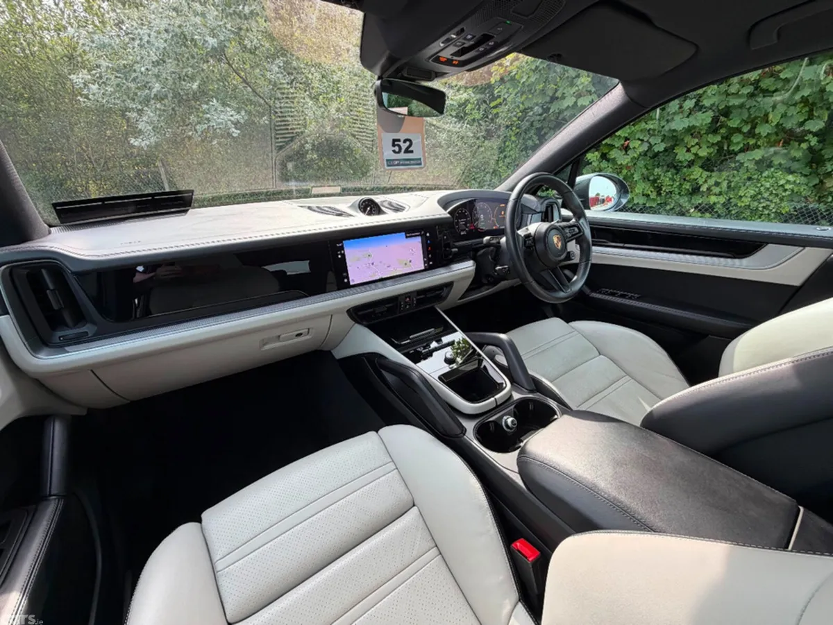 Porsche Cayenne Estate, Petrol Plug-in Hybrid, 2024, Grey