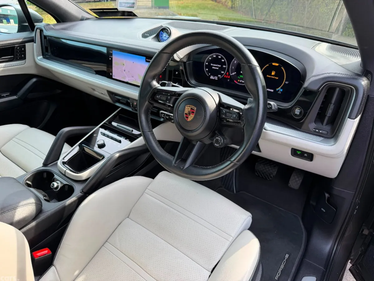 Porsche Cayenne Estate, Petrol Plug-in Hybrid, 2024, Grey