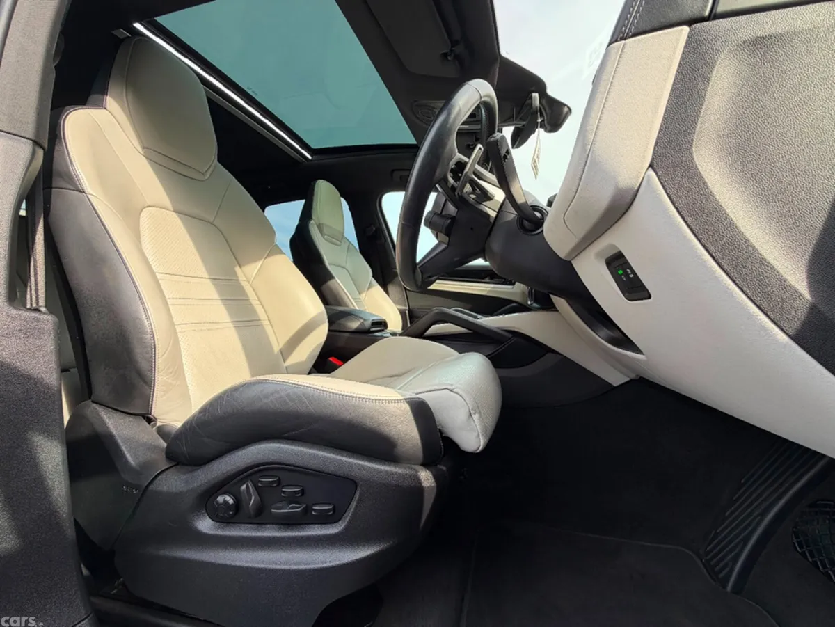 Porsche Cayenne Estate, Petrol Plug-in Hybrid, 2024, Grey