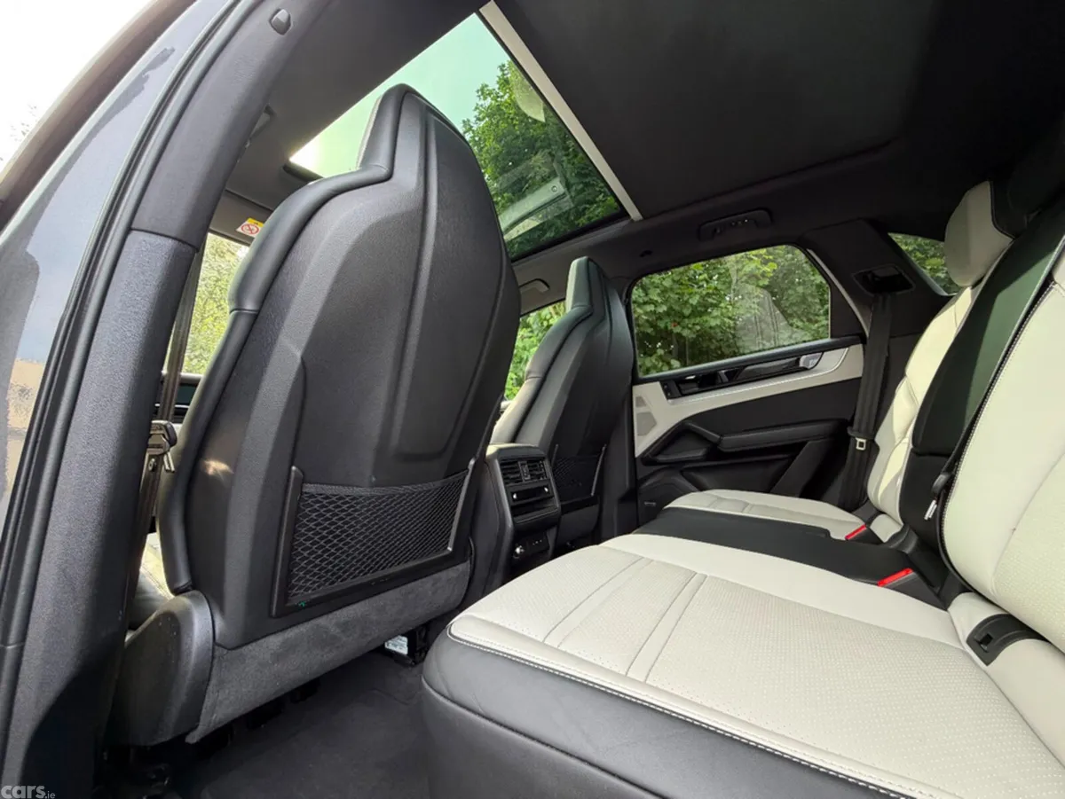 Porsche Cayenne Estate, Petrol Plug-in Hybrid, 2024, Grey
