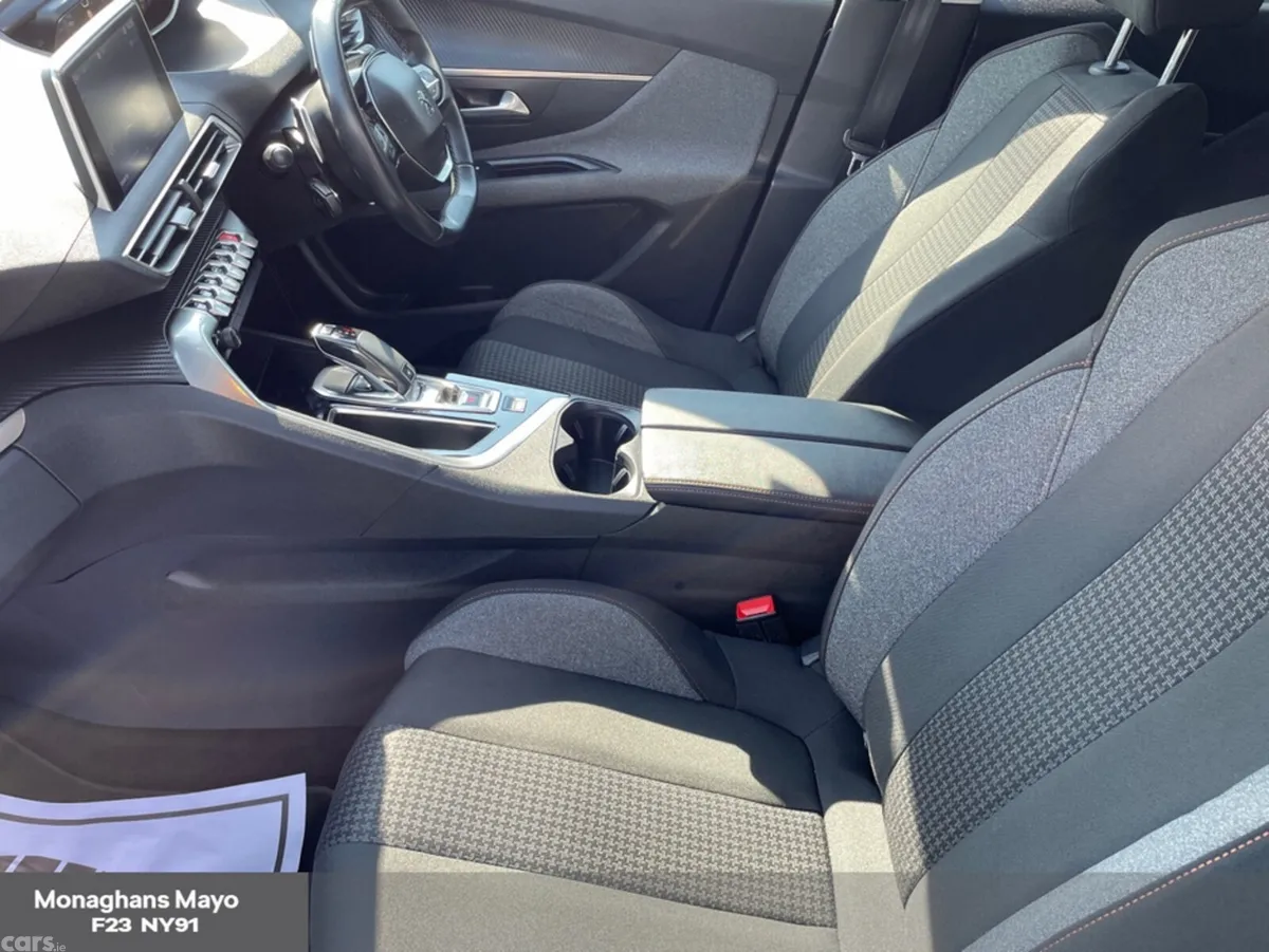 Peugeot 3008 MPV, Diesel, 2019, Black