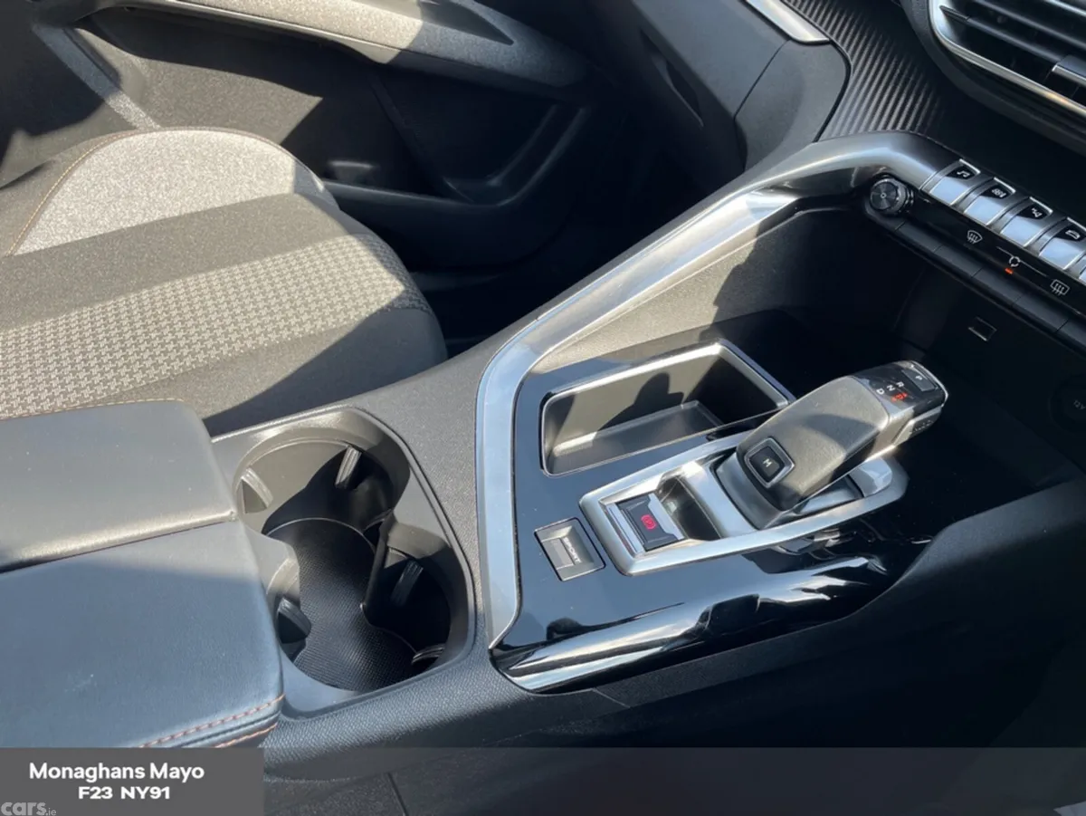 Peugeot 3008 MPV, Diesel, 2019, Black