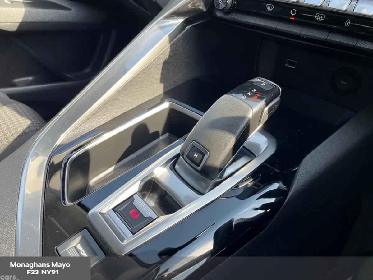 Peugeot 3008 MPV, Diesel, 2019, Black