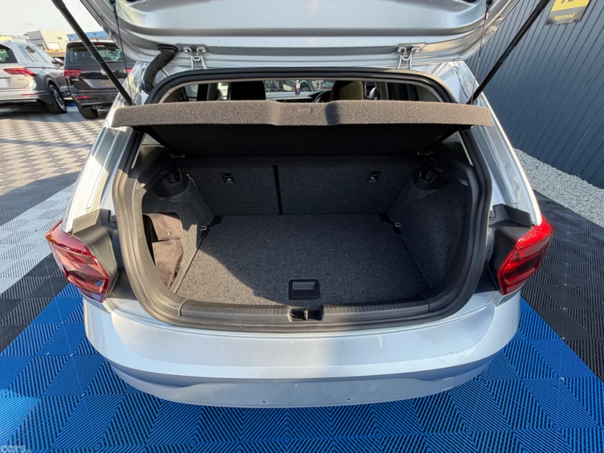 Volkswagen Polo Hatchback, Petrol, 2018, Silver