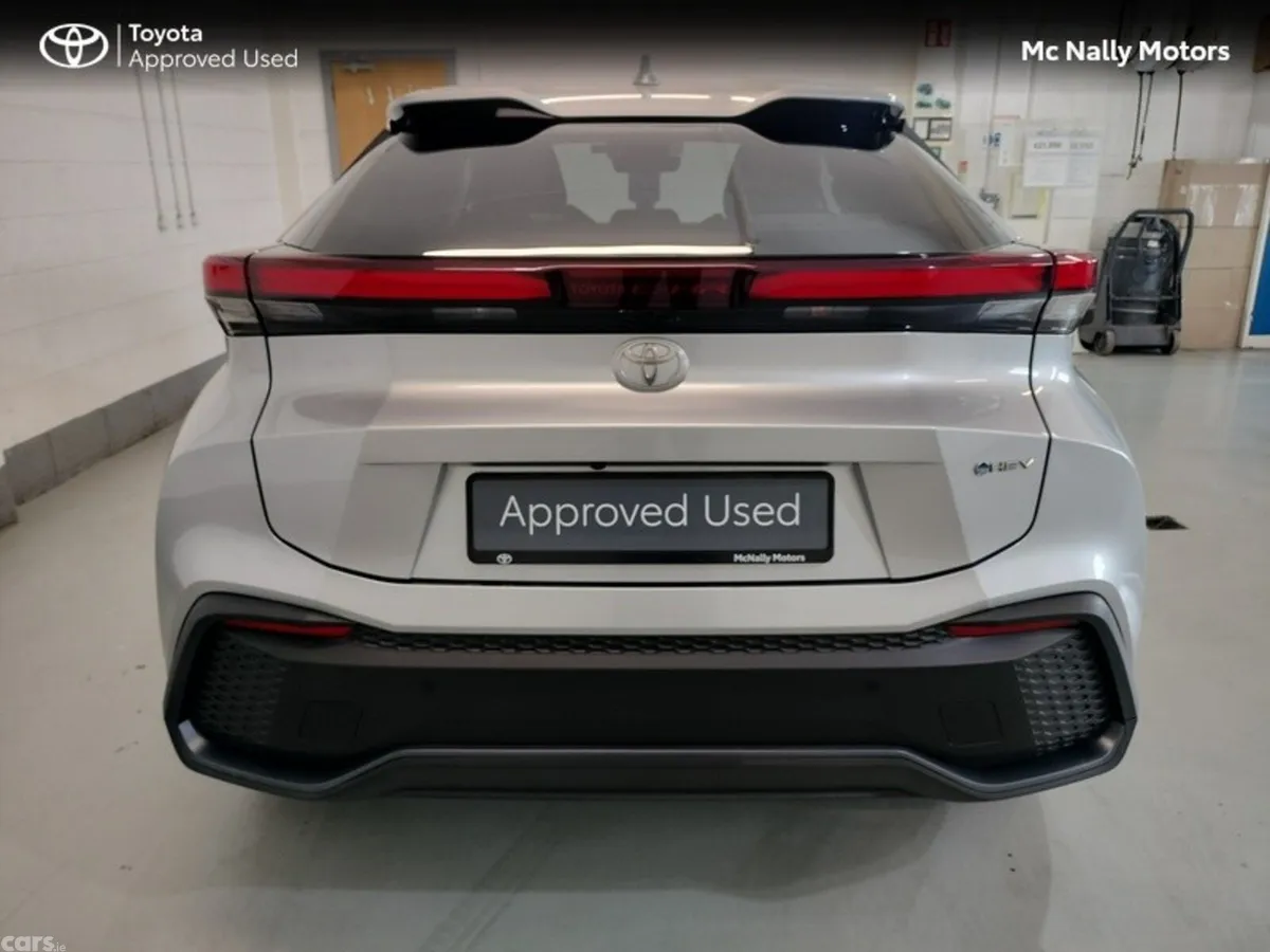 Toyota C-HR SUV, Petrol Hybrid, 2025, Silver