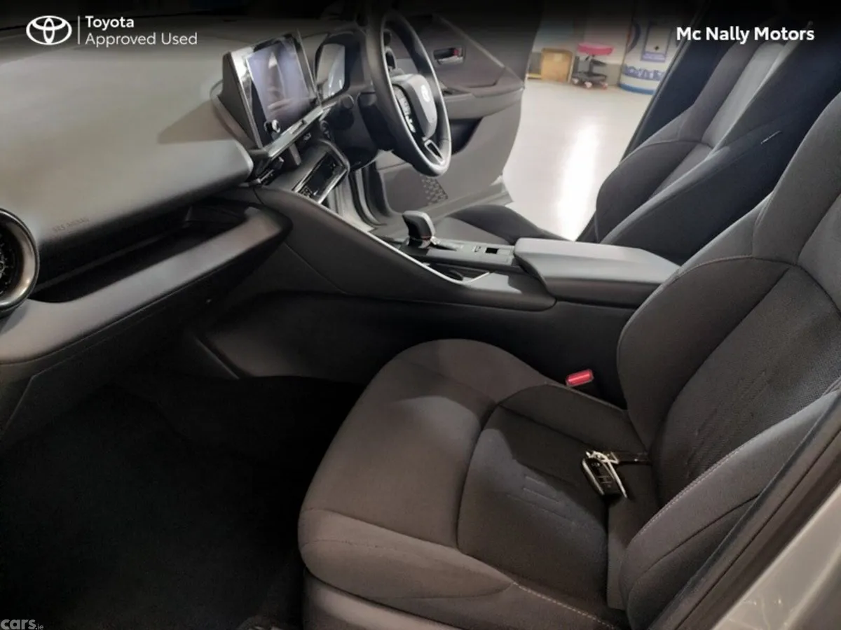 Toyota C-HR SUV, Petrol Hybrid, 2025, Silver
