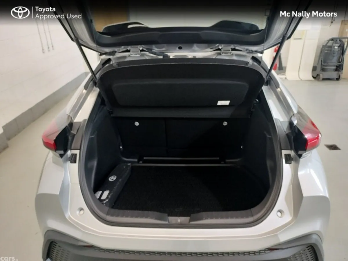 Toyota C-HR SUV, Petrol Hybrid, 2025, Silver