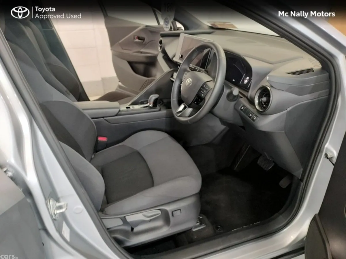 Toyota C-HR SUV, Petrol Hybrid, 2025, Silver