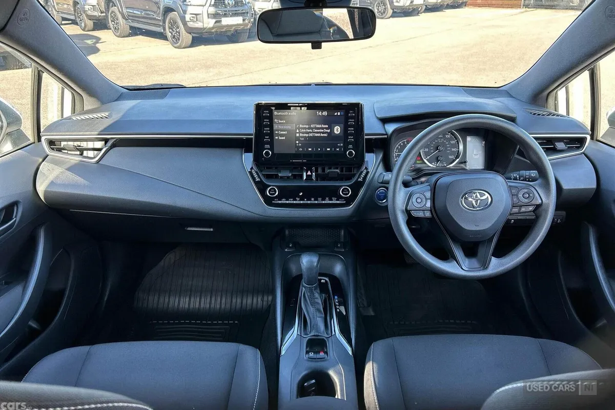 Toyota Corolla MPV, Petrol Hybrid, 2023, White