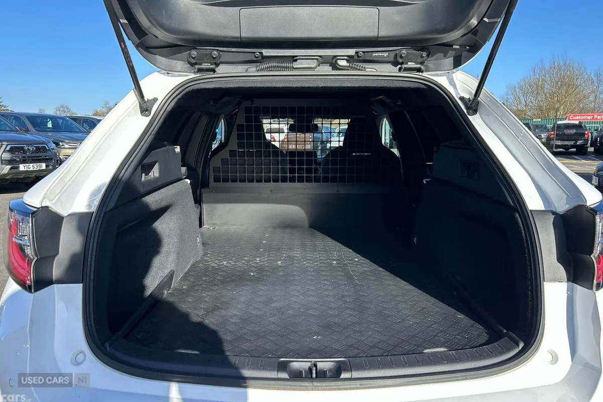 Toyota Corolla MPV, Petrol Hybrid, 2023, White