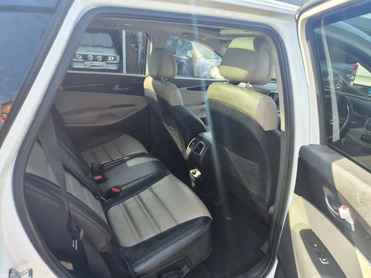 Kia Sorento Estate, Diesel, 2016, White