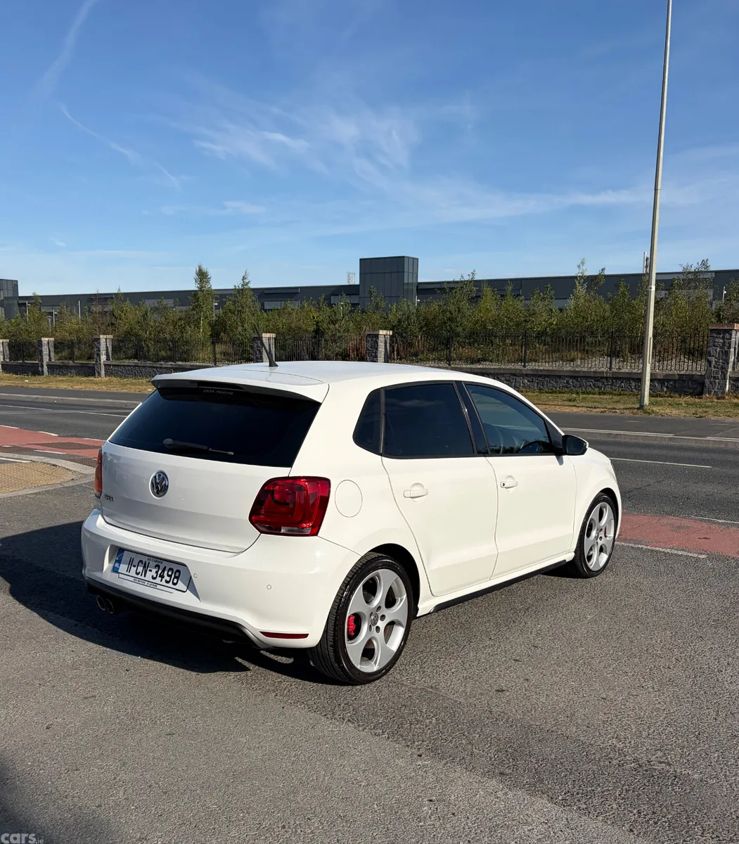 Volkswagen Polo Hatchback, Petrol, 2011, White