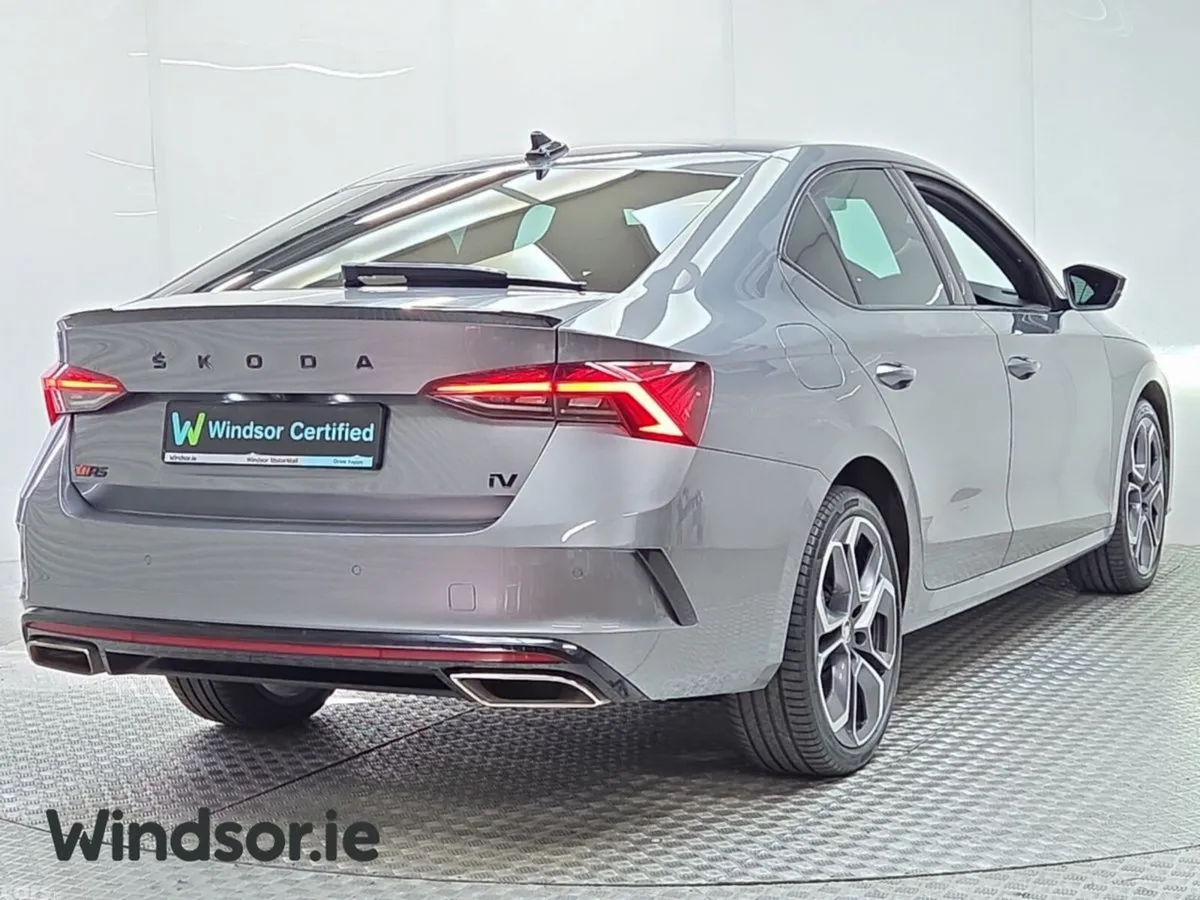 Skoda Octavia Saloon, Petrol Plug-in Hybrid, 2023, Grey