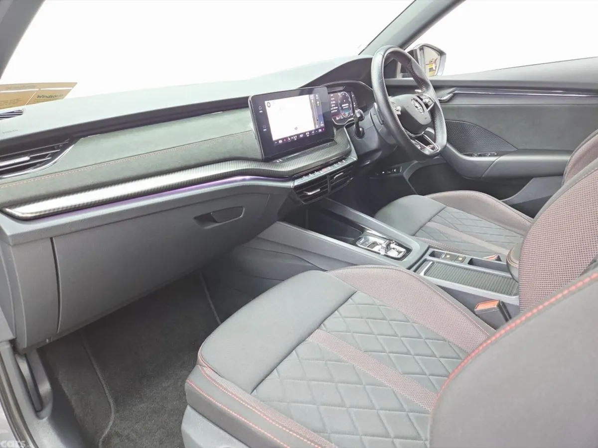 Skoda Octavia Saloon, Petrol Plug-in Hybrid, 2023, Grey