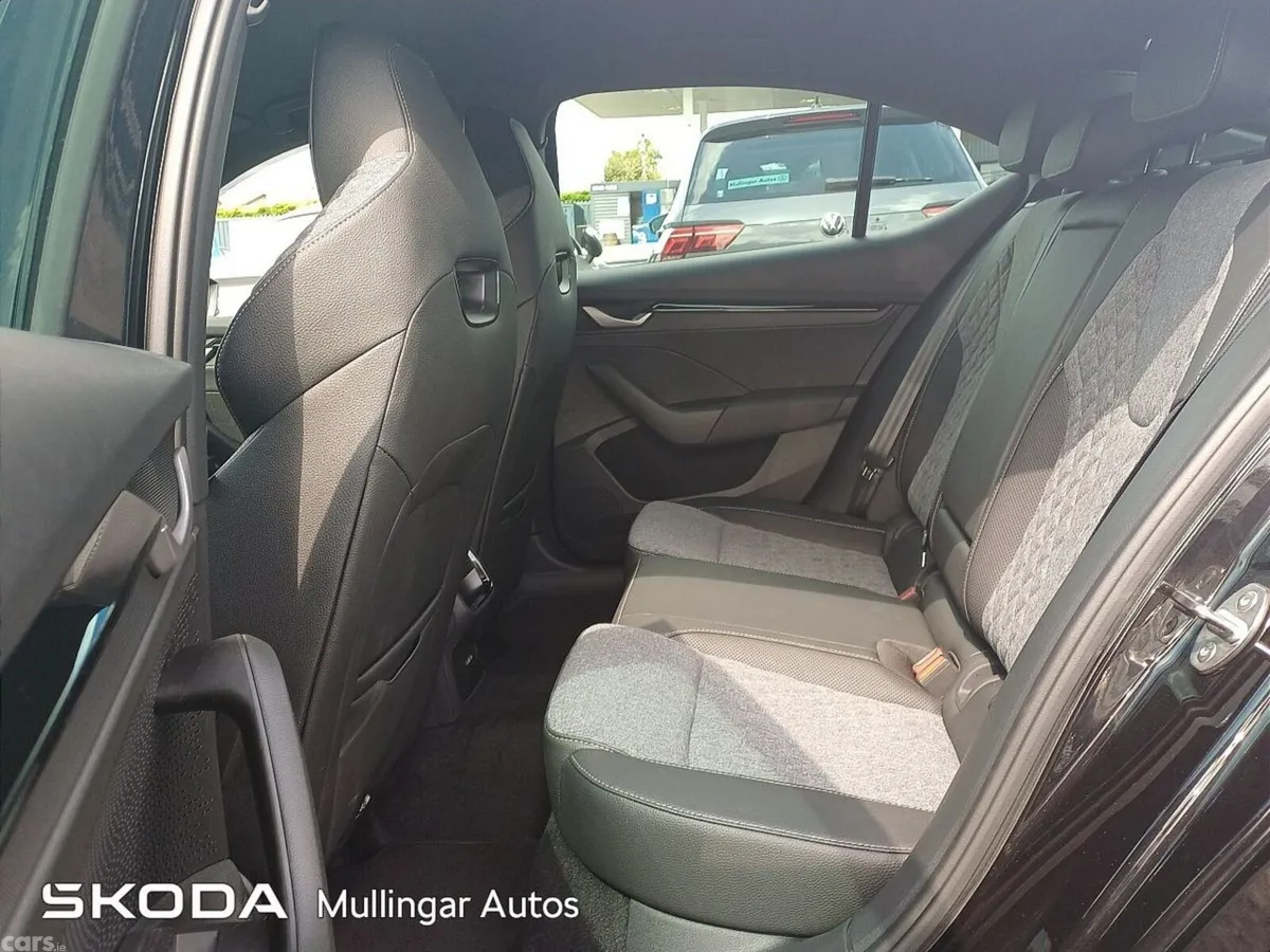 Skoda Octavia Saloon, Diesel, 2026, Black