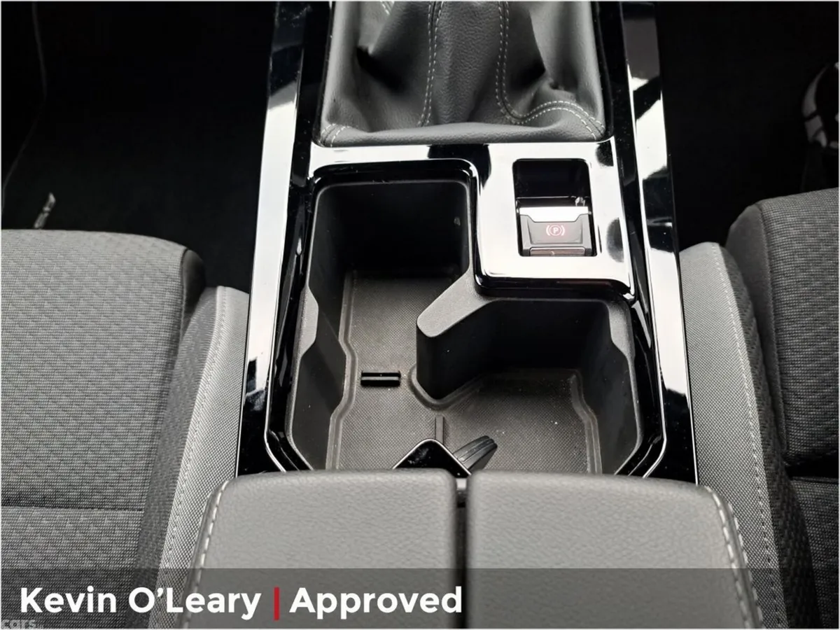 Opel Astra Hatchback, Petrol, 2025, Grey