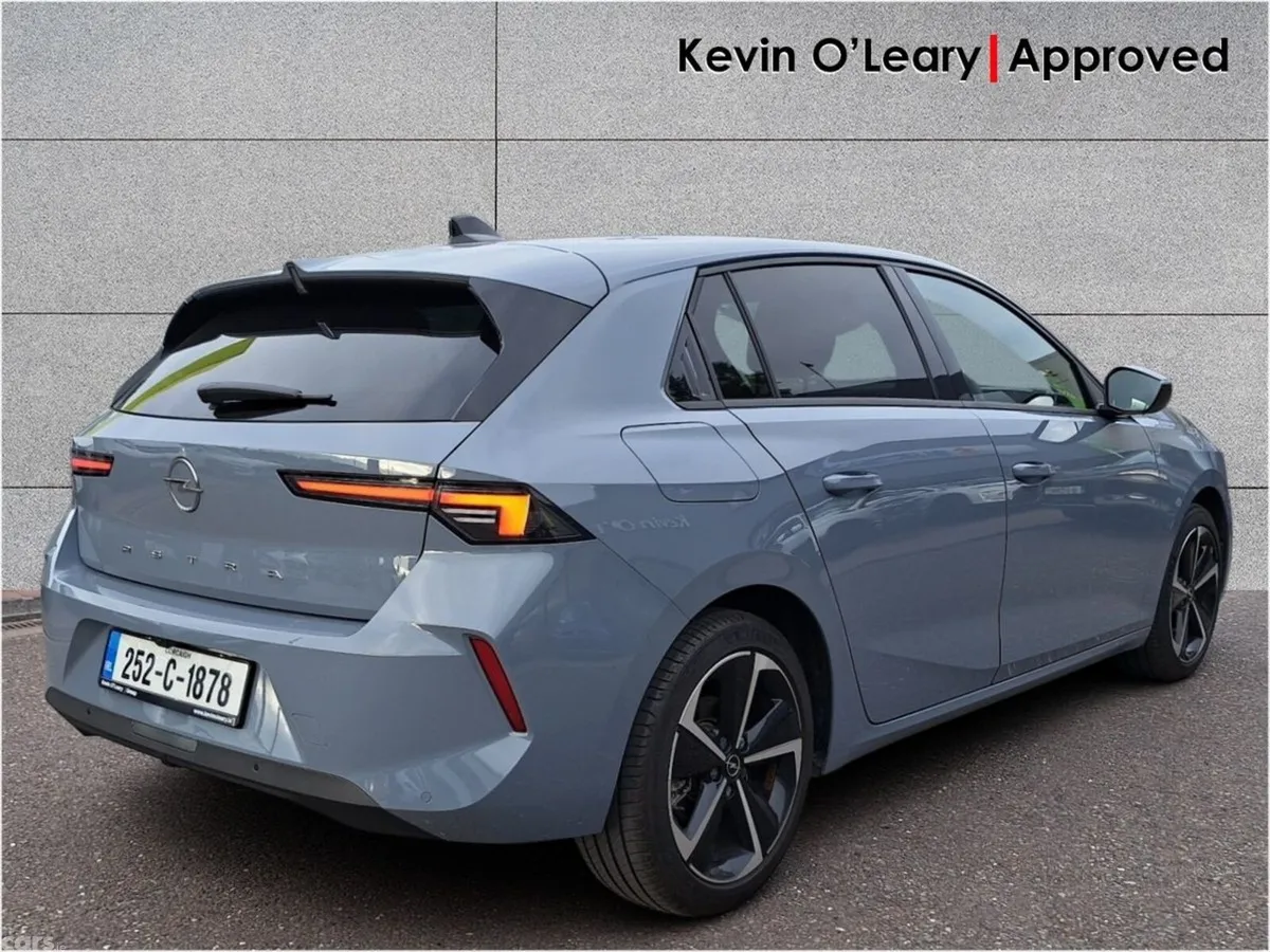 Opel Astra Hatchback, Petrol, 2025, Grey