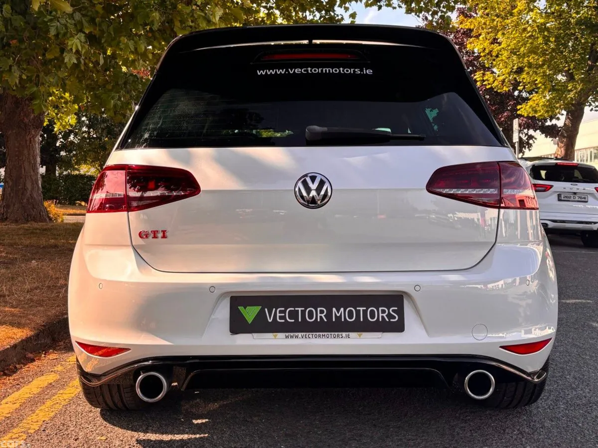 Volkswagen Golf Hatchback, Petrol, 2016, White