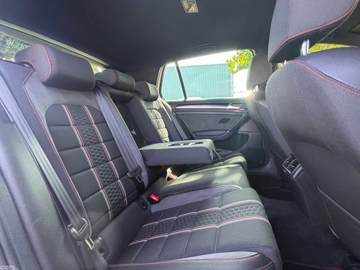 Volkswagen Golf Hatchback, Petrol, 2016, White