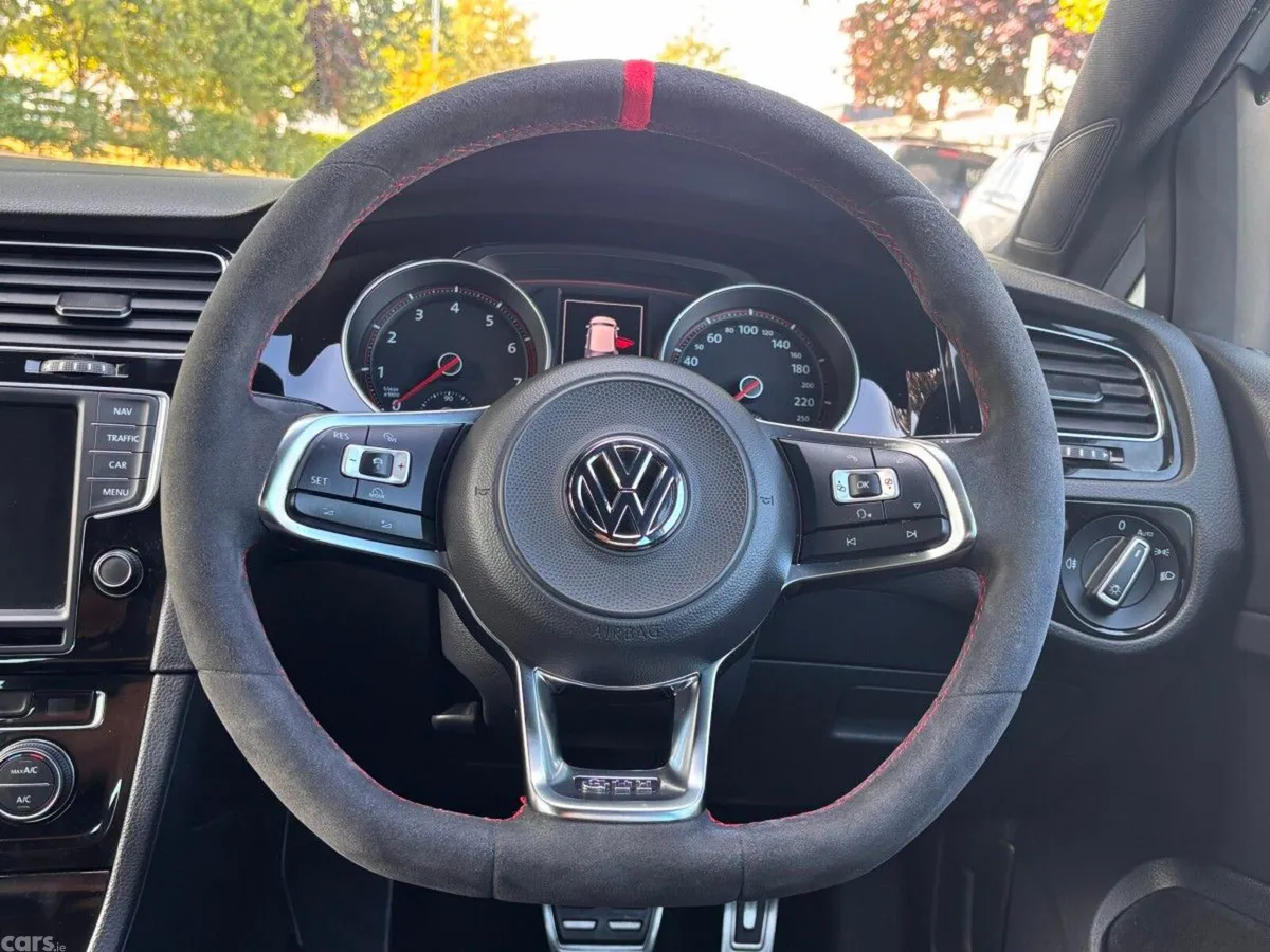 Volkswagen Golf Hatchback, Petrol, 2016, White
