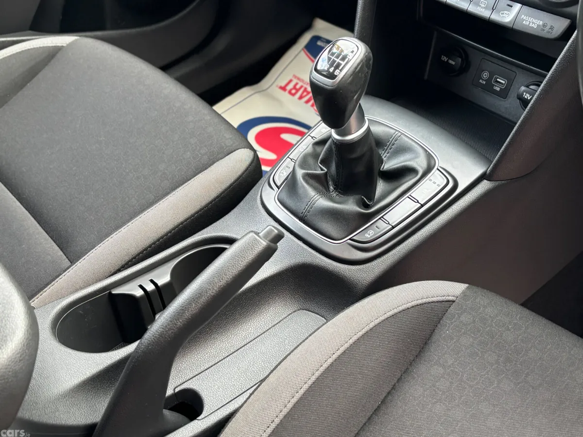 Hyundai KONA MPV, Petrol, 2018, Green