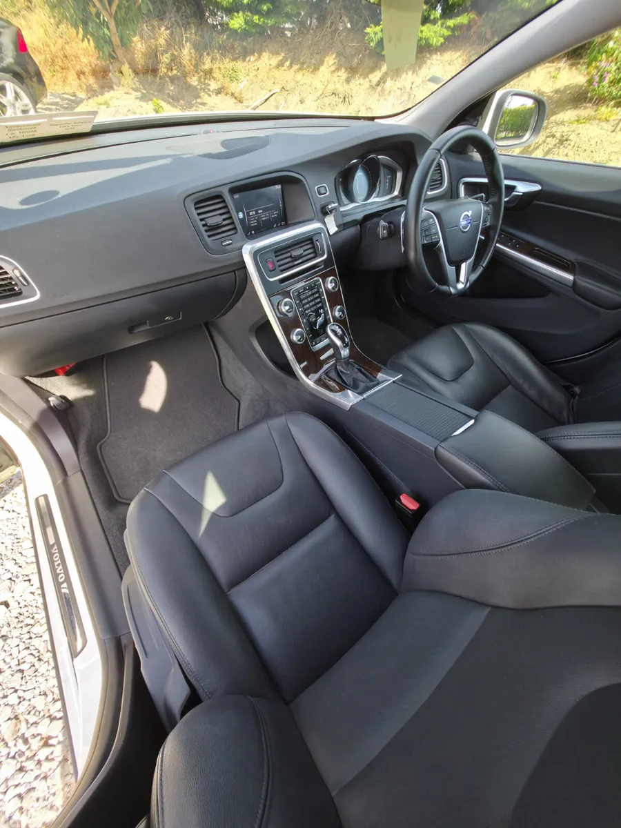 Volvo S60 Saloon, Diesel, 2018, White
