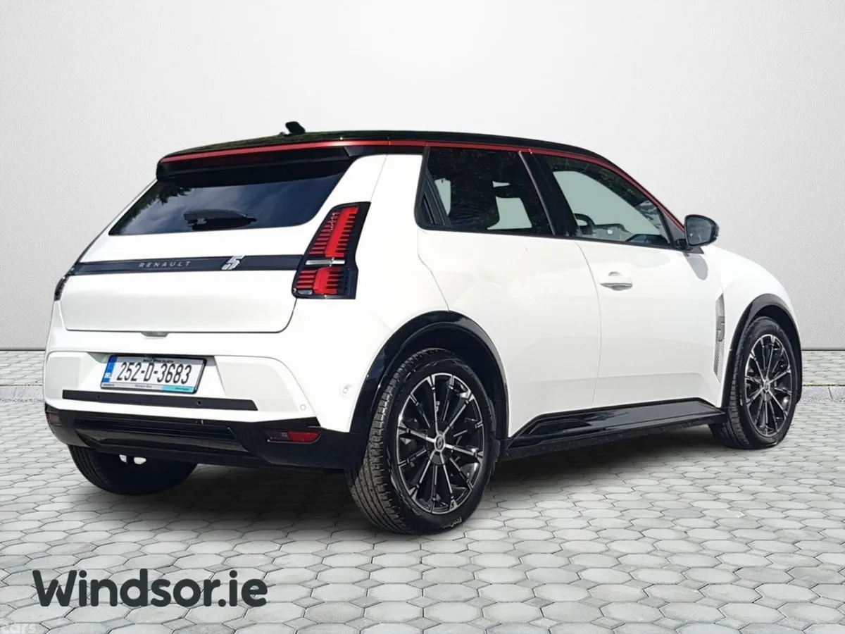 Renault 5 Hatchback, Electric, 2025, White