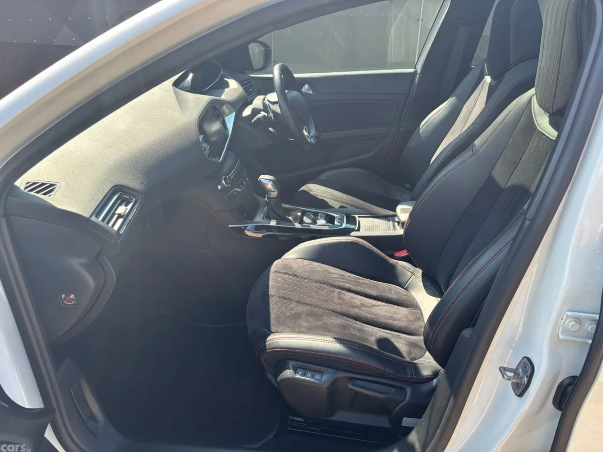 Peugeot 308 Estate, Petrol, 2015, White