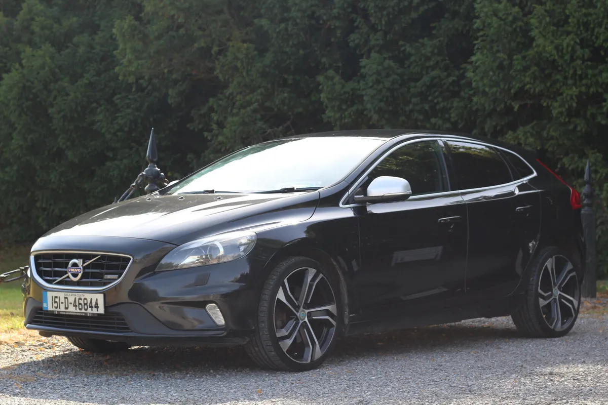 Volvo V40 Hatchback, Diesel, 2015, Black