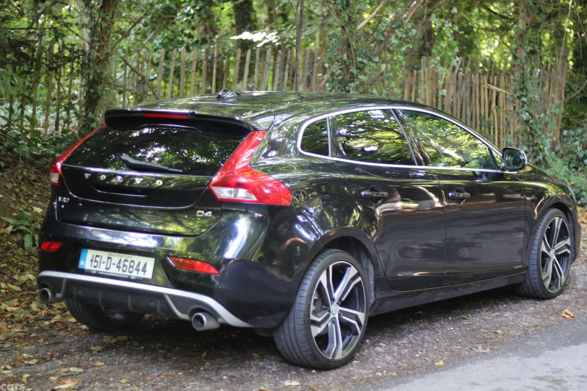 Volvo V40 Hatchback, Diesel, 2015, Black