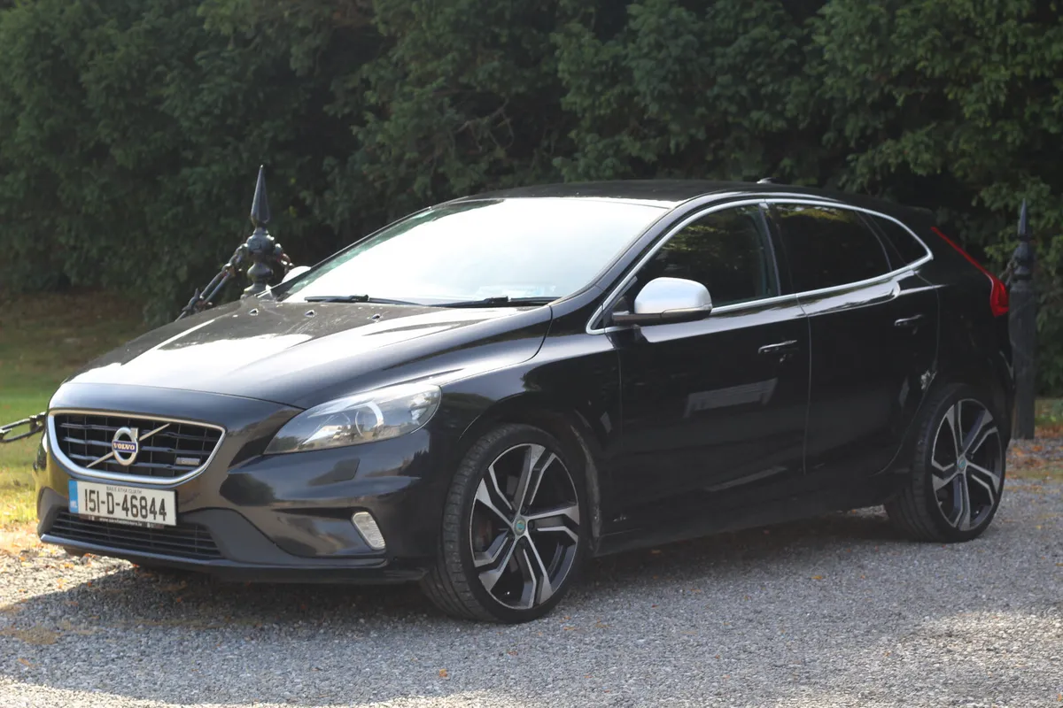 Volvo V40 Hatchback, Diesel, 2015, Black