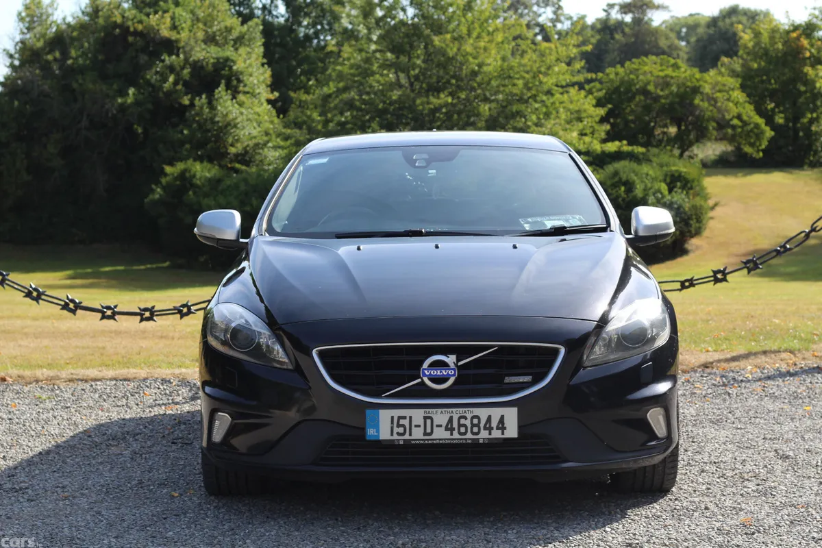 Volvo V40 Hatchback, Diesel, 2015, Black