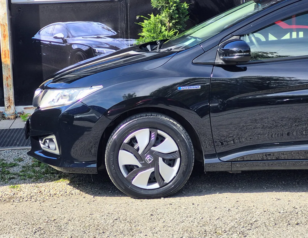 Honda Grace Saloon, Petrol Hybrid, 2015, Black