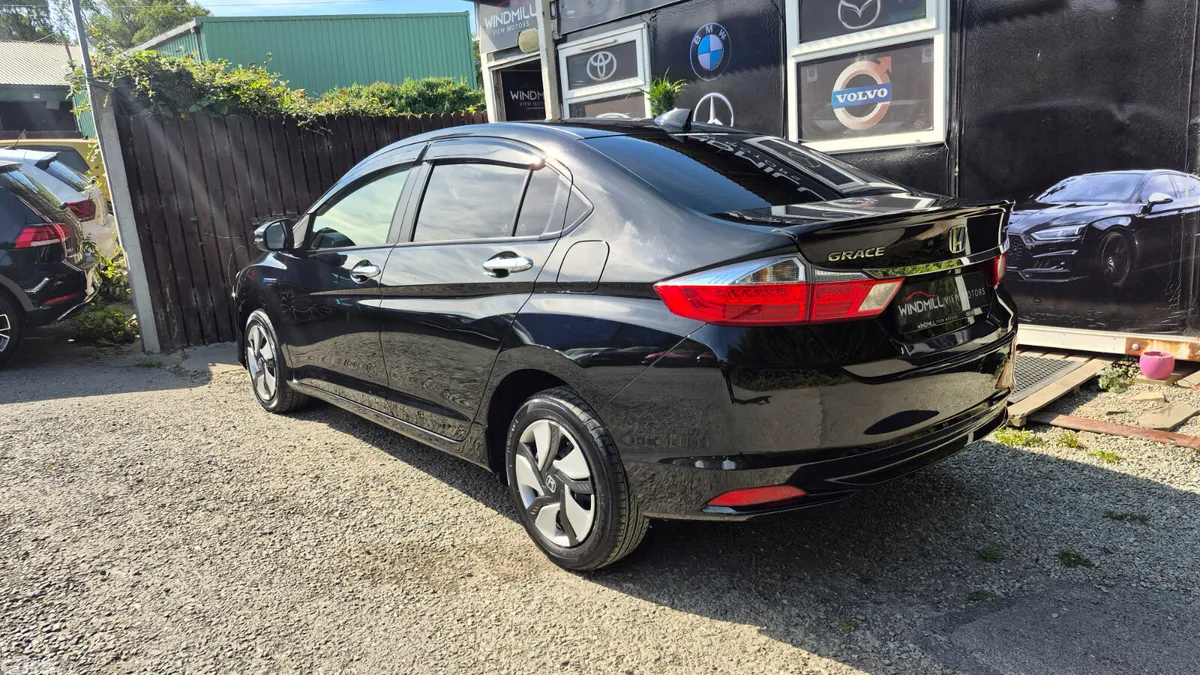 Honda Grace Saloon, Petrol Hybrid, 2015, Black