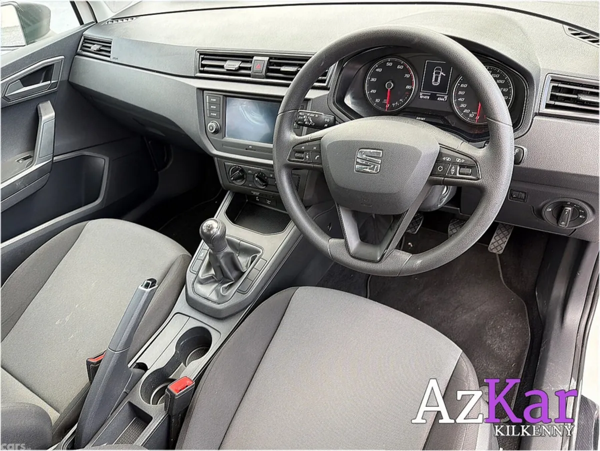 SEAT Arona Hatchback, Petrol, 2019, White